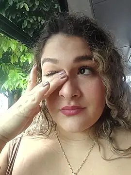 Sara smiiith211 online show from April 15, 4:47 pm