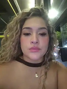 Snapshot of Sara_smiiith211 chatting on July 11, 11:50 pm Sara smiiith211 online show from July 11, 11:50 pm