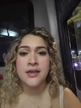 Snapshot of Sara_smiiith211 chatting on July 19, 12:36 am Sara smiiith211 online show from July 19, 12:36 am