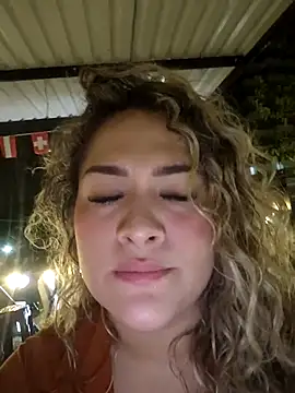 Snapshot of Sara_smiiith211 chatting on July 21, 1:30 am Sara smiiith211 online show from July 21, 1:30 am