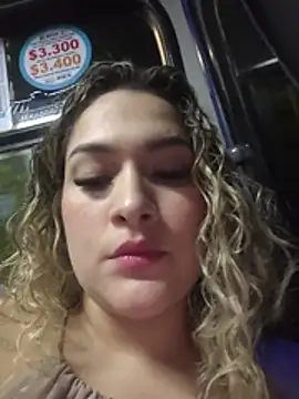 Snapshot of Sara_smiiith211 chatting on July 31, 12:32 am Sara smiiith211 online show from July 31, 12:32 am