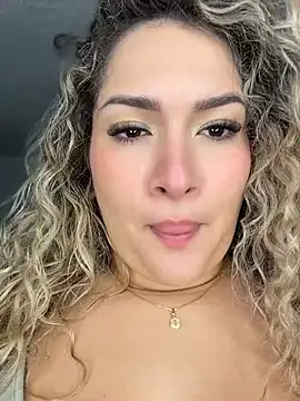 Snapshot of Sara_smiiith211 chatting on August 2, 11:36 pm Sara smiiith211 online show from August 2, 11:36 pm