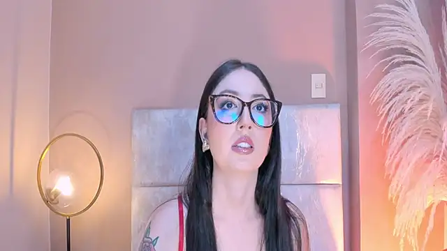 Snapshot of Emilywatsonn chatting on June 10, 10:41 pm Emilywatsonn online show from June 10, 10:41 pm