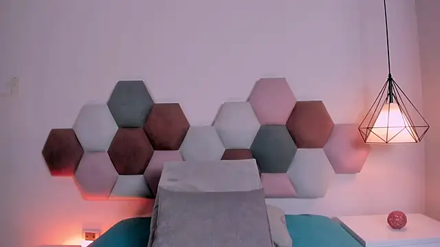 Snapshot of Emilywatsonn chatting on July 10, 12:37 am Emilywatsonn online show from July 10, 12:37 am