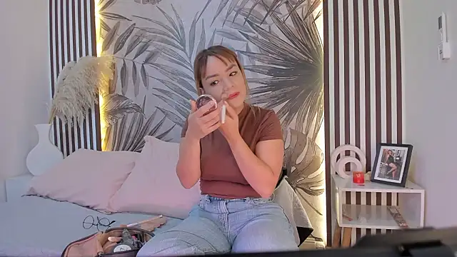 Samaantha-White online show from February 12, 11:38 am