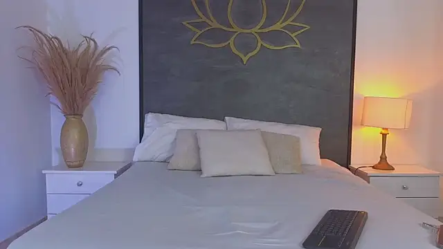 PamelaParrish online show from January 13, 12:32 pm