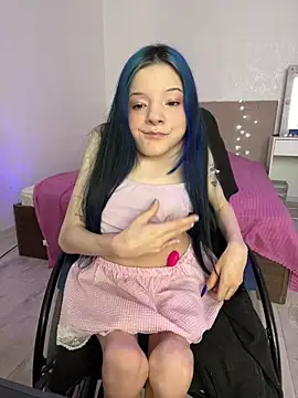 MiniSophiaa online show from February 9, 9:24 am