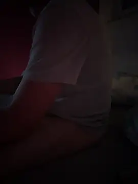 Snapshot of Bennyben8604 chatting on December 14, 5:40 am Bennyben8604 online show from December 14, 5:40 am