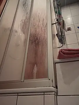 Snapshot of Bennyben8604 chatting on December 14, 8:51 pm Bennyben8604 online show from December 14, 8:51 pm