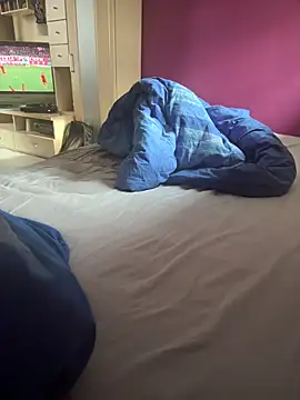 Snapshot of Bennyben8604 chatting on February 9, 11:25 am Bennyben8604 online show from February 9, 11:25 am