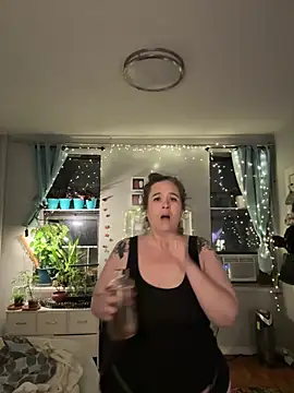 sylviahhh online show from July 3, 2:40 am