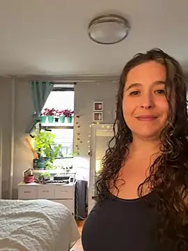 sylviahhh online show from July 7, 10:25 pm