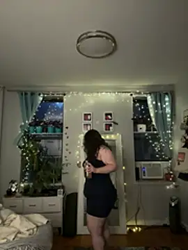 sylviahhh online show from July 10, 9:01 am