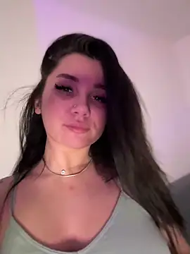 Snapshot of babyyboomm chatting on February 1, 3:27 am babyyboomm online show from February 1, 3:27 am