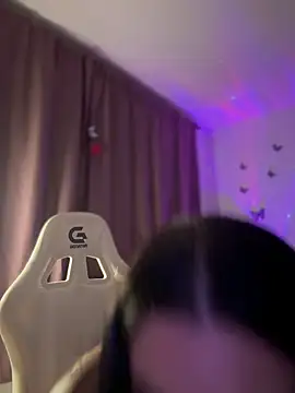 Snapshot of babyyboomm chatting on February 16, 6:59 pm babyyboomm online show from February 16, 6:59 pm