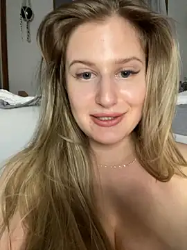 Snapshot of Busty-Ellie chatting on January 30, 4:55 pm Busty-Ellie online show from January 30, 4:55 pm