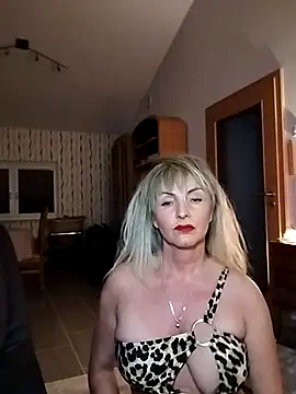 Snapshot of Tinuus chatting on September 27, 6:57 pm Tinuus online show from September 27, 6:57 pm