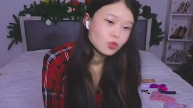 Tina Kim  online show from December 14, 8:13 am