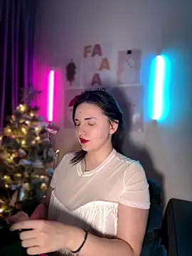 HoneySweetBee online show from December 19, 4:36 pm