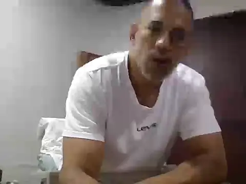 jackbigcock11 online show from December 15, 6:17 am