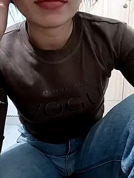 Snapshot of Blythe_69 chatting on February 4, 10:32 am Blythe 69 online show from February 4, 10:32 am