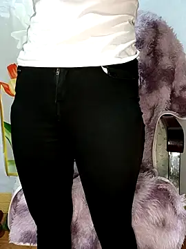 Snapshot of Blythe_69 chatting on February 22, 3:36 pm Blythe 69 online show from February 22, 3:36 pm