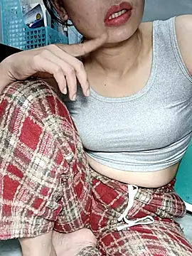 Snapshot of Blythe_69 chatting on March 12, 7:13 am Blythe 69 online show from March 12, 7:13 am