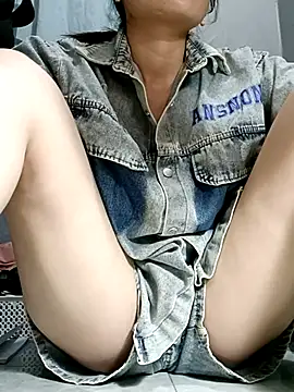 Snapshot of Blythe_69 chatting on March 13, 2:01 pm Blythe 69 online show from March 13, 2:01 pm