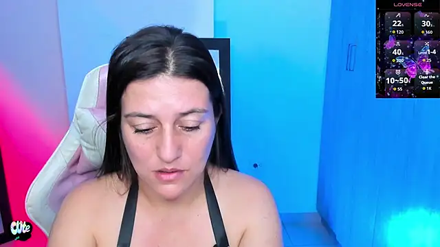 Snapshot of Saskyaa chatting on November 12, 3:29 am Saskyaa online show from November 12, 3:29 am