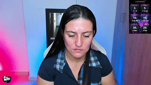 Snapshot of Saskyaa chatting on November 24, 2:00 am Saskyaa online show from November 24, 2:00 am