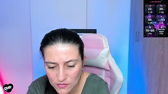 Snapshot of Saskyaa chatting on November 26, 2:23 am Saskyaa online show from November 26, 2:23 am