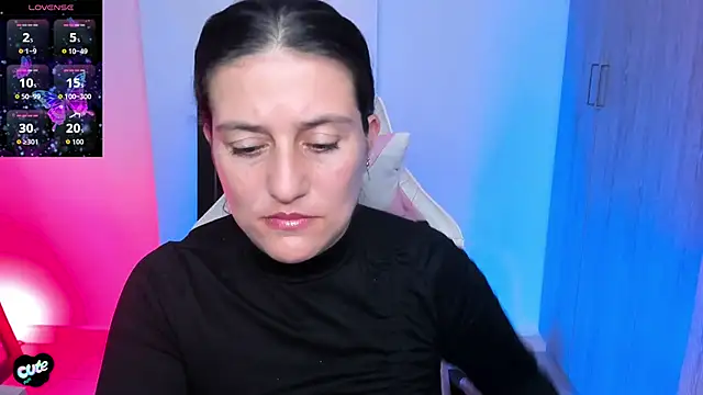 Snapshot of Saskyaa chatting on November 28, 2:47 am Saskyaa online show from November 28, 2:47 am