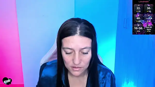 Snapshot of Saskyaa chatting on December 2, 3:01 am Saskyaa online show from December 2, 3:01 am