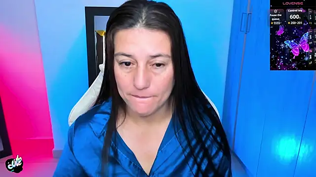 Snapshot of Saskyaa chatting on December 14, 2:44 pm Saskyaa online show from December 14, 2:44 pm