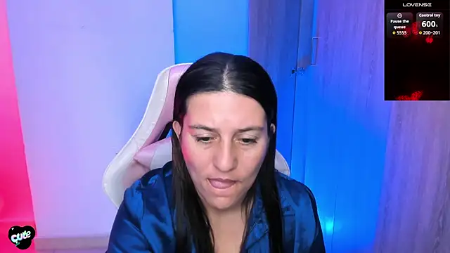 Snapshot of Saskyaa chatting on April 24, 12:35 am Saskyaa online show from April 24, 12:35 am
