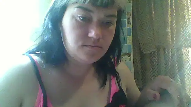 Snapshot of HollyLaBerry chatting on May 22, 7:15 am HollyLaBerry online show from May 22, 7:15 am