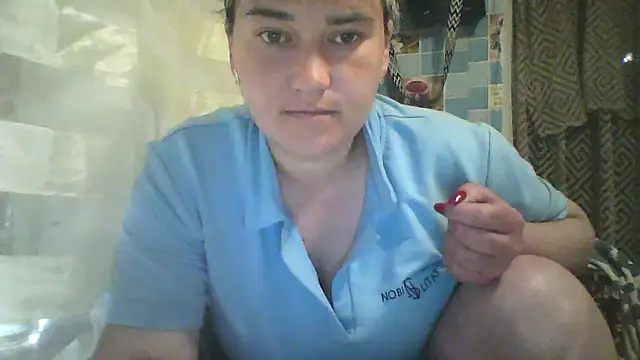 Snapshot of HollyLaBerry chatting on May 28, 5:38 am HollyLaBerry online show from May 28, 5:38 am