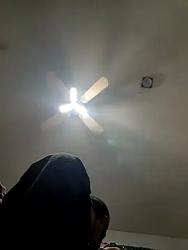 Snapshot of LongDickZee562 chatting on September 16, 8:04 am LongDickZee562 online show from September 16, 8:04 am