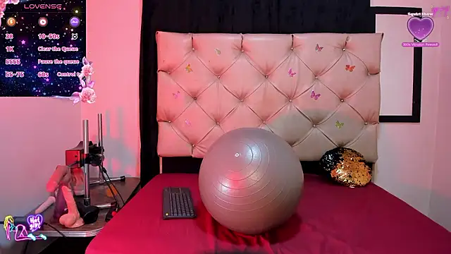 cleopatraa online show from February 3, 6:35 pm