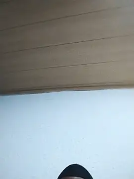 Snapshot of Luziluzi0999 chatting on March 7, 7:44 pm Luziluzi0999 online show from March 7, 7:44 pm