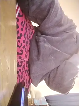 Snapshot of Luziluzi0999 chatting on March 26, 10:26 pm Luziluzi0999 online show from March 26, 10:26 pm