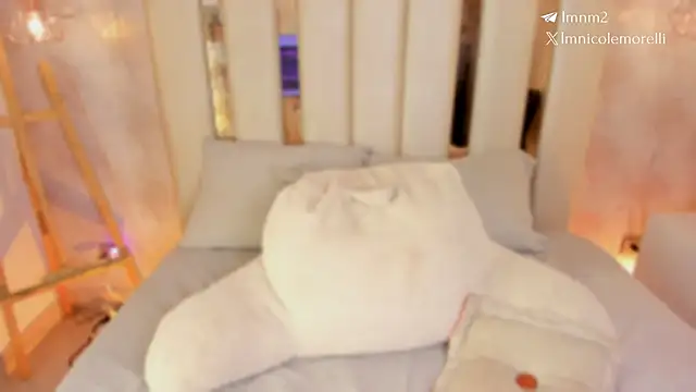 Nicolemorelli2 online show from May 24, 7:41 pm