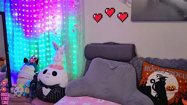 Angel-Lewd-Cake online show from April 10, 4:06 am