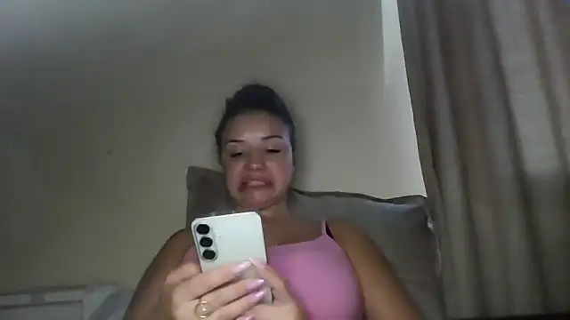 Snapshot of Linusya chatting on September 17, 3:24 pm Linusya online show from September 17, 3:24 pm