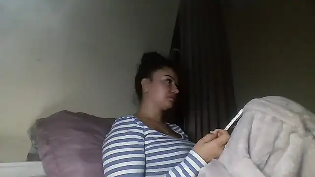 Snapshot of Linusya chatting on October 14, 5:58 pm Linusya online show from October 14, 5:58 pm