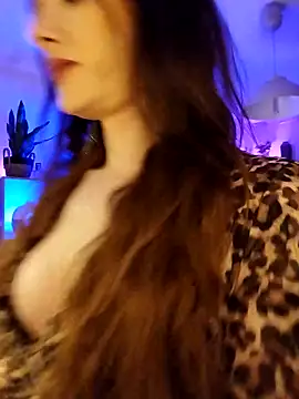 Snapshot of Luna_Kitanna chatting on March 6, 9:09 pm Luna Kitanna online show from March 6, 9:09 pm