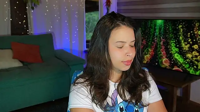 Snapshot of Kozzy_ chatting on May 13, 10:38 pm Kozzy online show from May 13, 10:38 pm