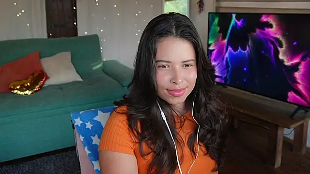 Snapshot of Kozzy_ chatting on May 19, 10:27 pm Kozzy online show from May 19, 10:27 pm
