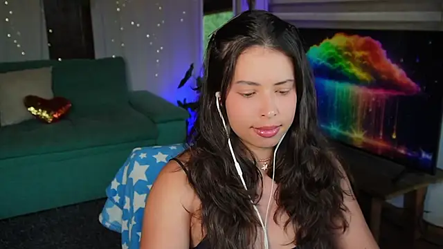 Snapshot of Kozzy_ chatting on June 9, 10:32 pm Kozzy online show from June 9, 10:32 pm