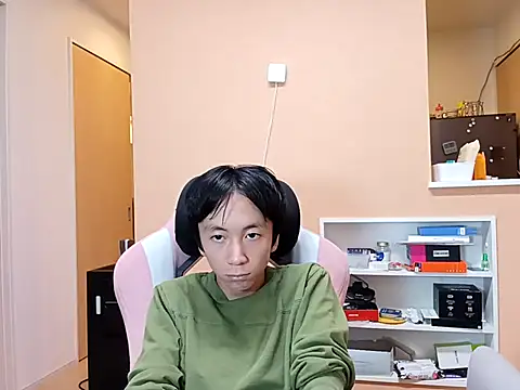 Snapshot of freeeeeessssss111 chatting on October 20, 6:36 am freeeeeessssss111 online show from October 20, 6:36 am